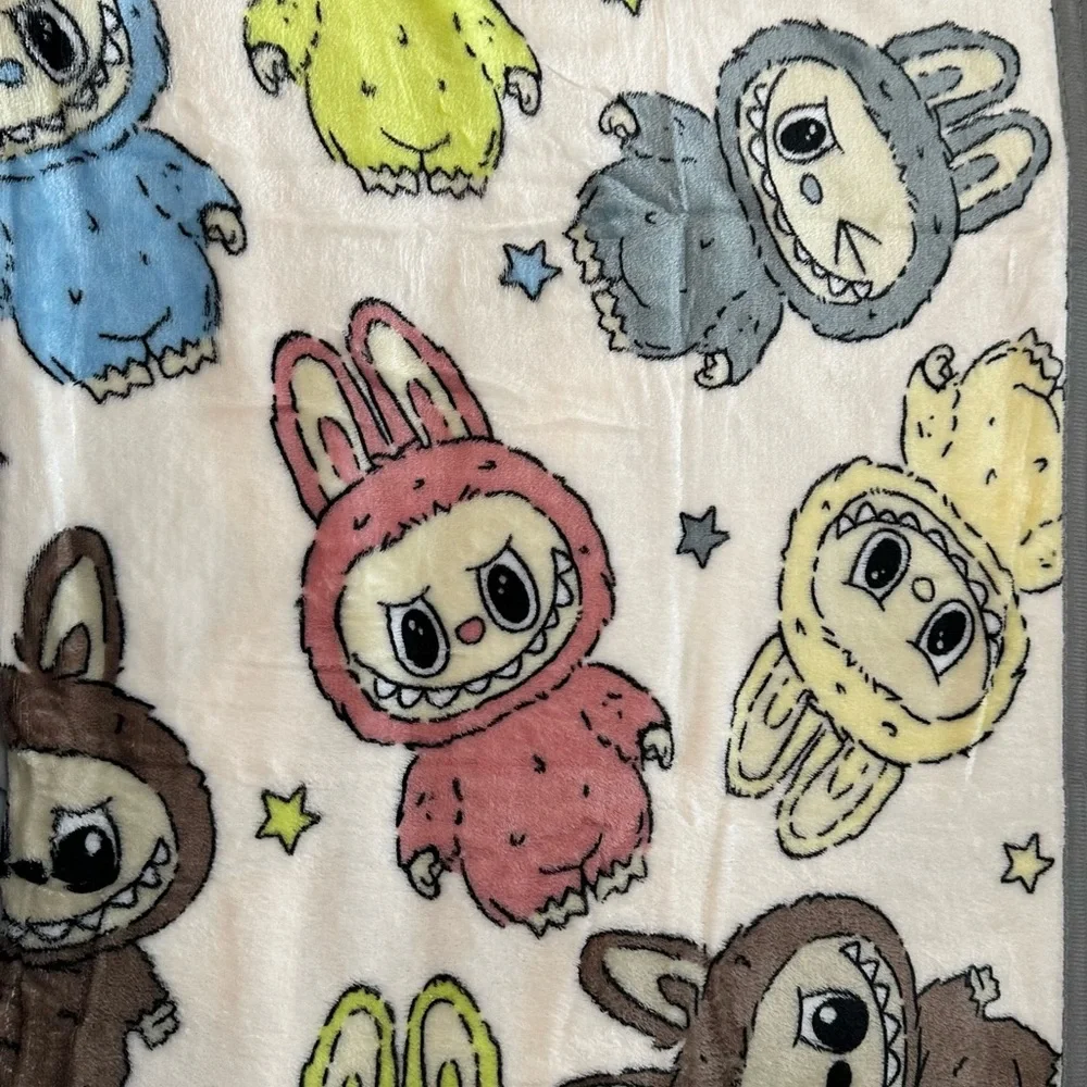 Cozy Character Fleece Blanket - Multicolor - Picture 1 of 3